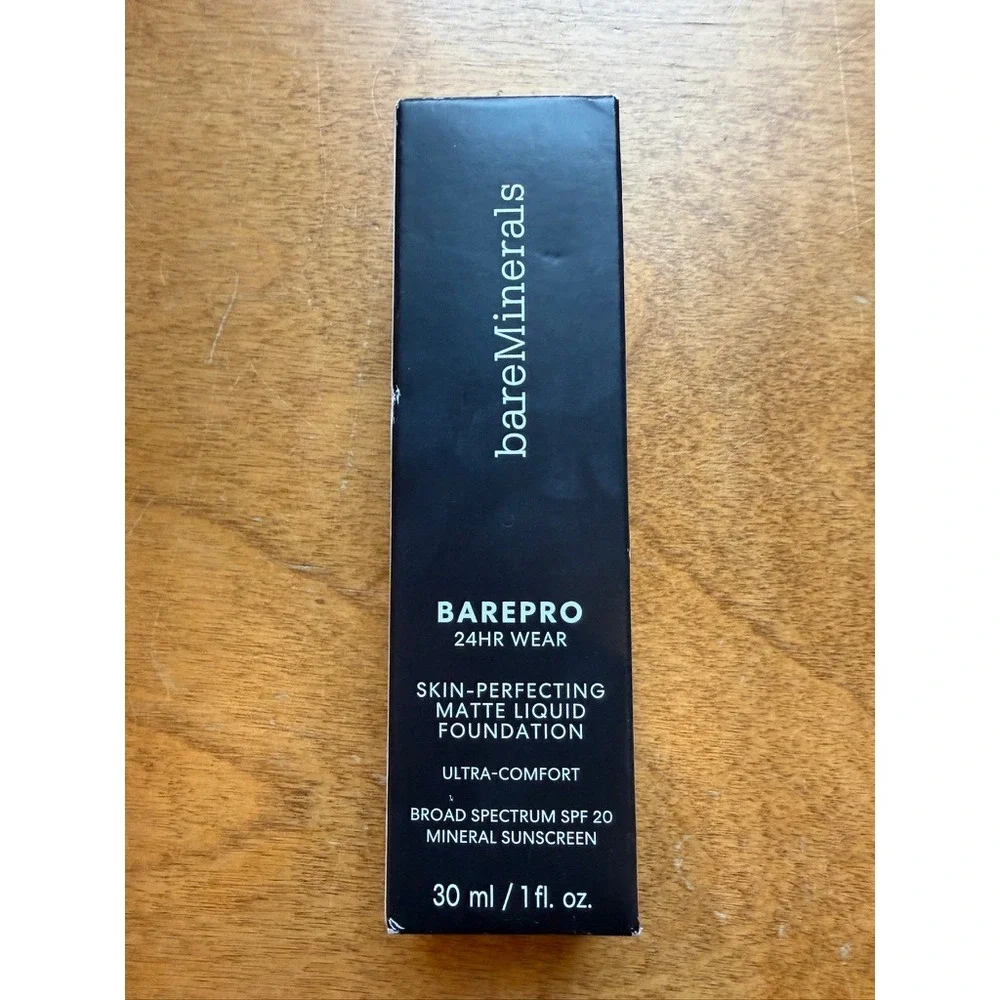 bareMinerals BAREPRO 24HR Wear Matte Liquid Foundation Fair 15 Neutral SPF 20